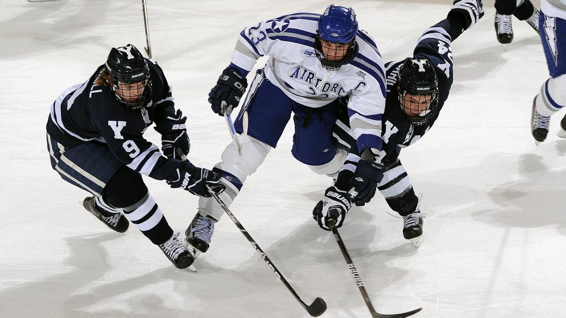 戴维·帕特森的球场领导力和战术灵活性，为袋鼠队赢得关键比赛